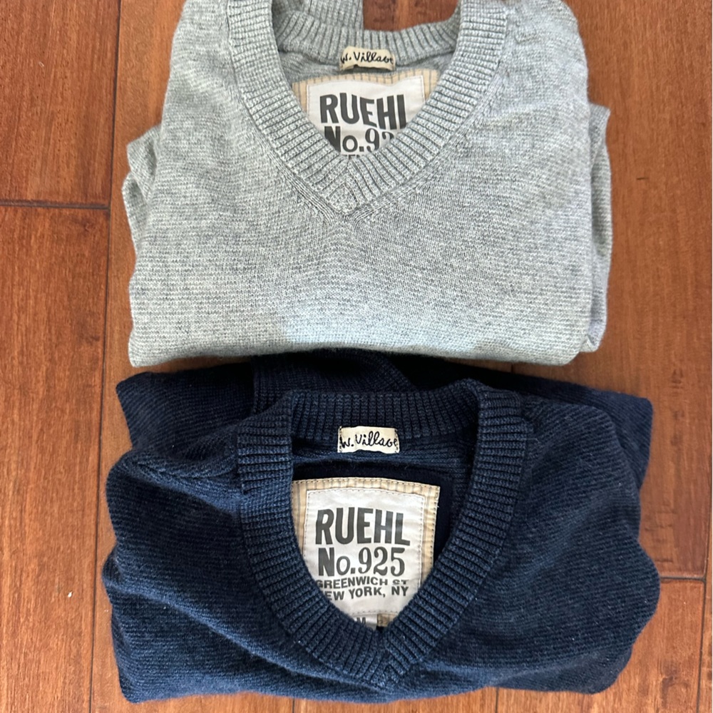 Ruehl v neck sweaters (cashmere and cotton) - M